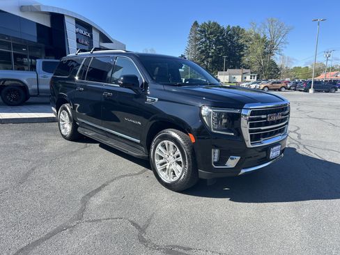 Certified 2021 GMC Yukon XL SLT w/ SLT Premium Package AWD/4WD image 15