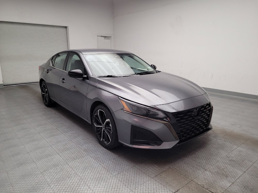 Used 2024 Nissan Altima 2.5 SR FWD image 13