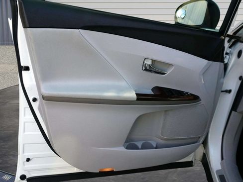 Used 2012 Toyota Venza LE w/ LE Convenience Pkg FWD image 14