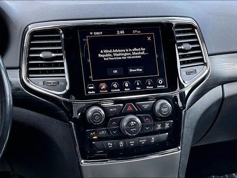 Used 2020 Jeep Grand Cherokee Altitude image 6