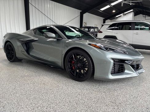 Used 2024 Chevrolet Corvette Z06 RWD image 4