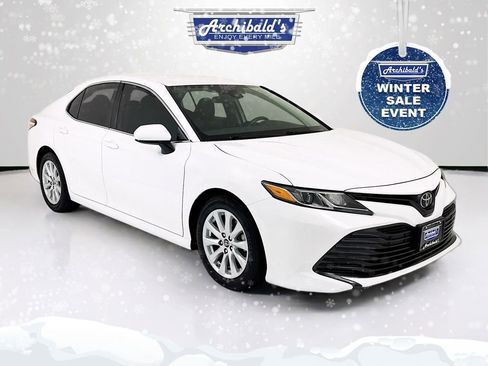 Used 2019 Toyota Camry LE image 1