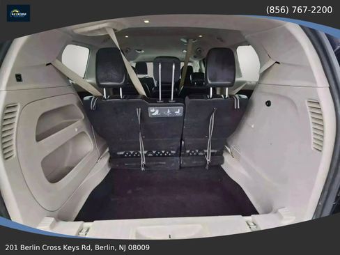 Used 2018 Chrysler Pacifica Touring-L image 30