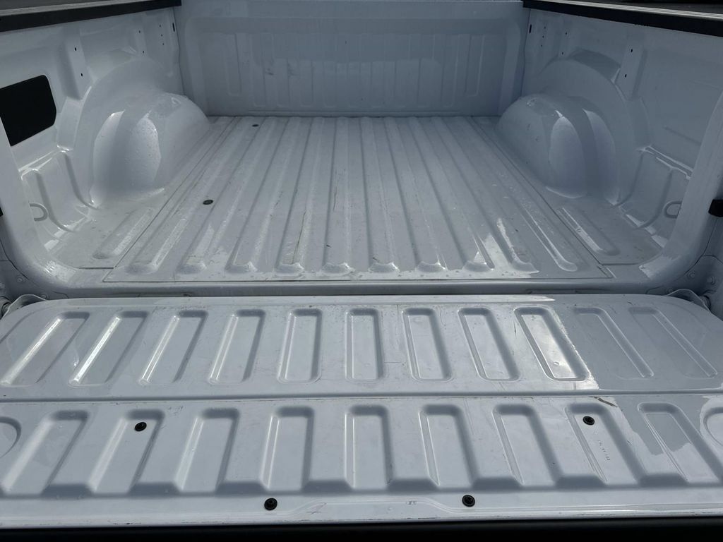 Used 2026 RAM 1500 Laramie AWD/4WD image 12
