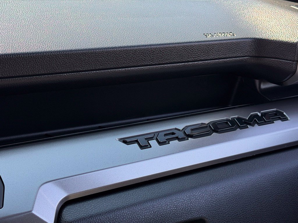 Used 2025 Toyota Tacoma SR5 AWD/4WD image 21