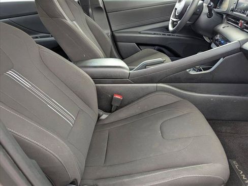Used 2025 Hyundai Elantra Sport FWD image 19