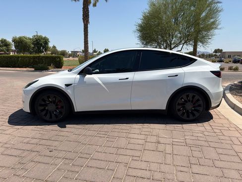 Used 2022 Tesla Model Y Performance AWD/4WD image 5