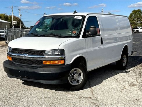 Used 2019 Chevrolet Express 2500 image 6