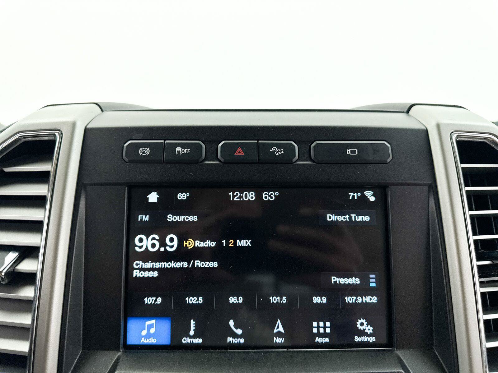 Used 2017 Ford F250 Lariat w/ Lariat Value Package AWD/4WD image 21
