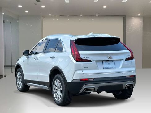 Used 2023 Cadillac XT4 Premium Luxury w/ Enhanced Visibility Package AWD/4WD image 3