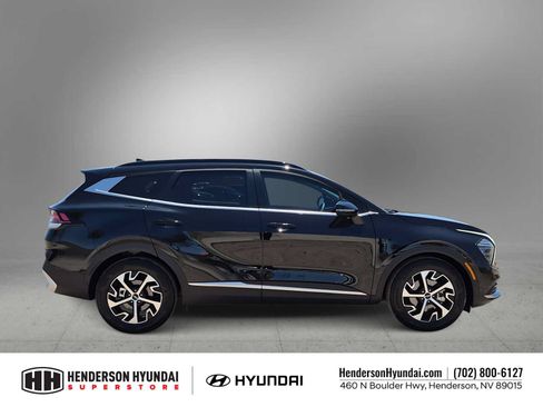 Used 2025 Kia Sportage EX w/ Premium Package FWD image 9