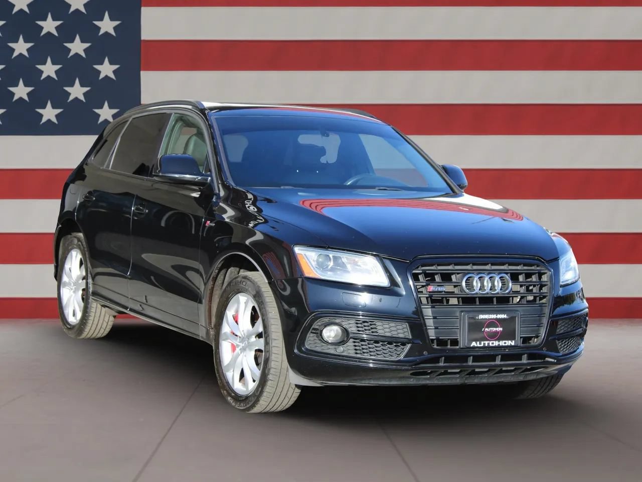 Used 2016 Audi SQ5 Premium Plus w/ Technology Package AWD/4WD image 2