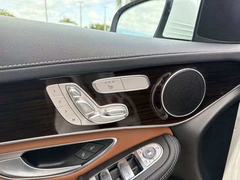 Certified 2022 Mercedes-Benz GLC 300 image 17