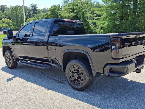 Used 2024 Chevrolet Silverado 2500 LTZ w/ LTZ Plus Package AWD/4WD image 7