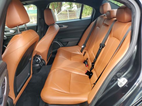 Used 2023 Alfa Romeo Giulia Ti image 9