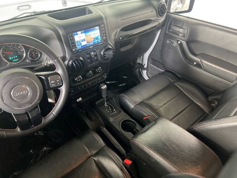 Used 2012 Jeep Wrangler Altitude image 21
