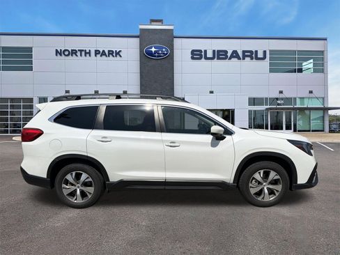 Certified 2024 Subaru Ascent Premium w/ Convenience Package AWD/4WD image 2