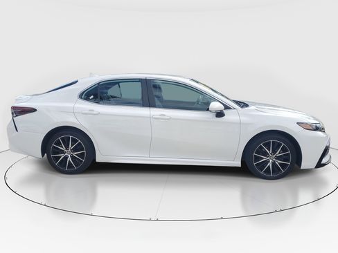 Certified 2023 Toyota Camry SE FWD image 2