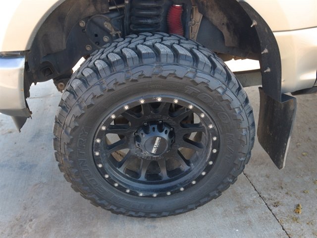 Used 2021 Ford F250 Platinum w/ FX4 Off-Road Package AWD/4WD image 12