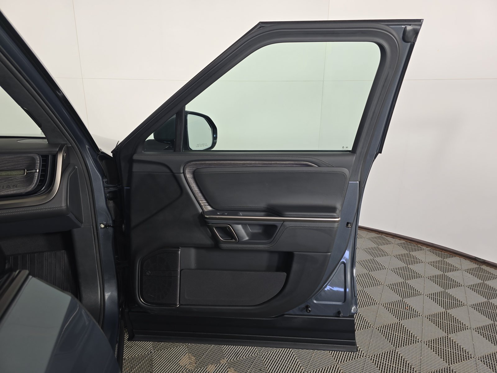 Used 2023 Rivian R1S Adventure Quad AWD/4WD image 18
