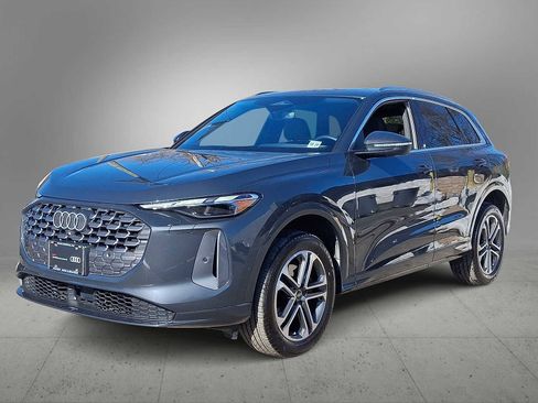 Certified 2025 Audi Q5 Premium w/ Convenience Package image 1