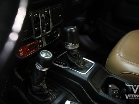Used 2020 Jeep Gladiator Rubicon AWD/4WD image 16