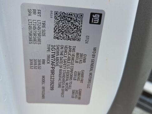Used 2024 GMC Savana 2500 w/ Driver Convenience Package RWD image 20