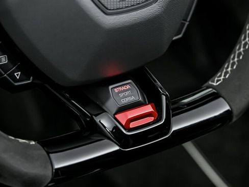 Used 2022 Lamborghini Huracan EVO RWD image 22