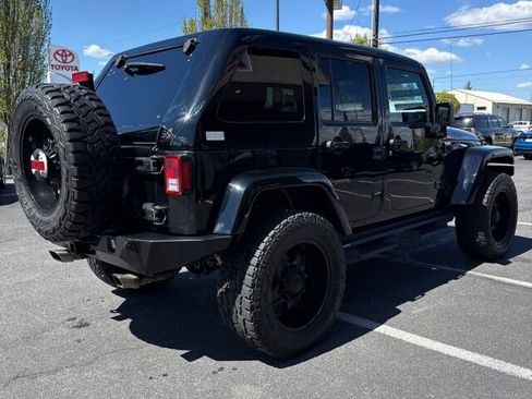 Used 2018 Jeep Wrangler Unlimited Sahara w/ Max Tow Package AWD/4WD image 6