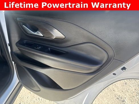 Used 2024 GMC Terrain SLT image 21