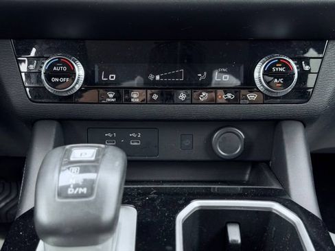Used 2025 Mitsubishi Outlander SE AWD/4WD image 39