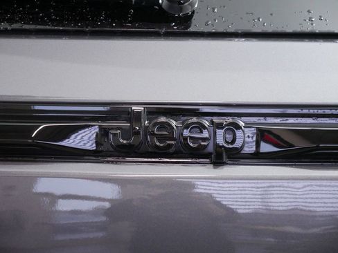 Certified 2024 Jeep Grand Cherokee Altitude image 13