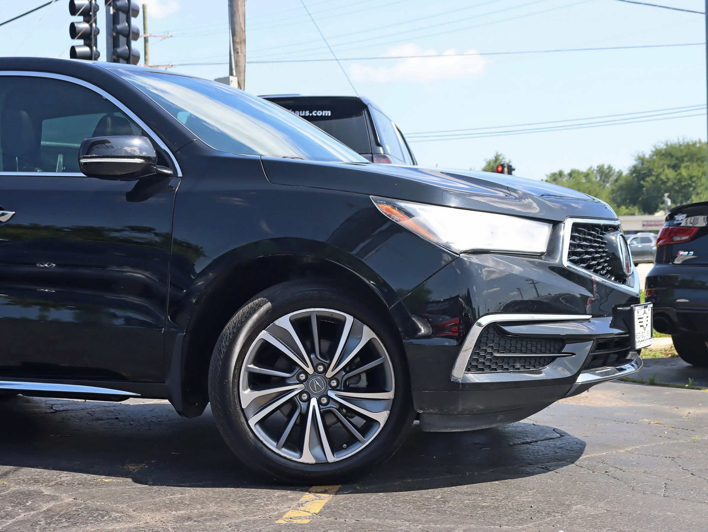 Used 2017 Acura MDX w/ Technology Package AWD/4WD image 3