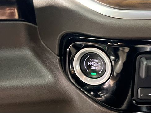 Used 2022 GMC Sierra 1500 SLT w/ SLT Premium Plus Package image 24