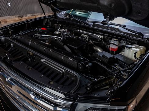 Used 2024 Chevrolet Silverado 3500 High Country w/ High Country Premium Package image 37