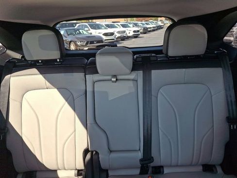New 2025 Ford Escape SE w/ PHEV Premium Package FWD image 13