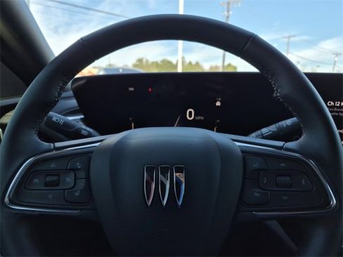 Used 2025 Buick Envista Avenir image 14