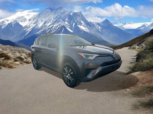Used 2016 Toyota RAV4 LE image 7