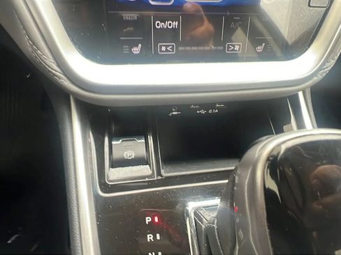 Used 2020 Subaru Outback Premium image 18