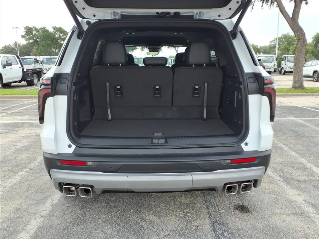 New 2026 Chevrolet Traverse LT w/ Enhanced Driving Package FWD image 12