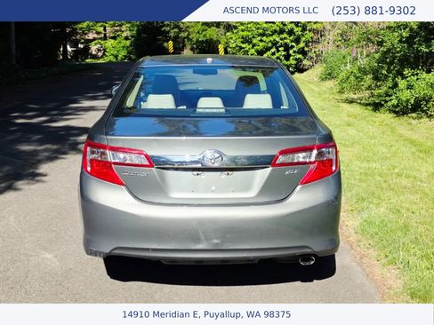 Used 2012 Toyota Camry XLE w/ Leather Pkg FWD image 4