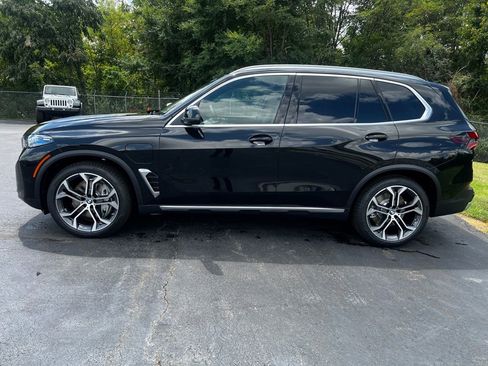 New 2026 BMW X5 xDrive50e w/ Executive Package image 8