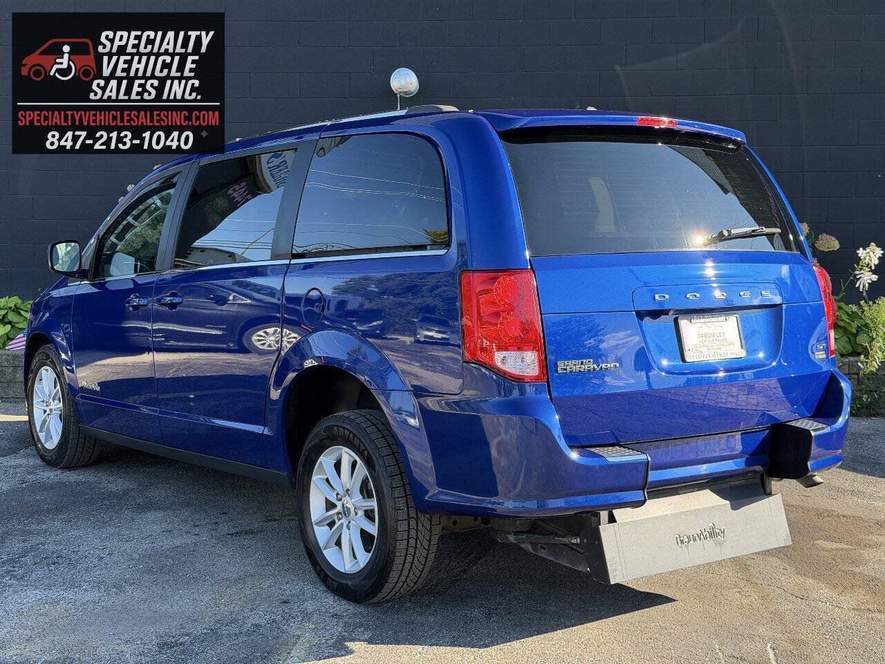 Used 2018 Dodge Grand Caravan SXT FWD image 8