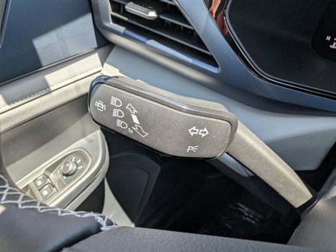 Certified 2024 Volkswagen Taos SE AWD/4WD image 26