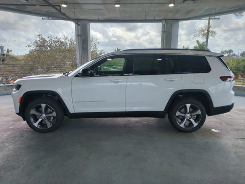 New 2026 Jeep Grand Cherokee L Limited image 8