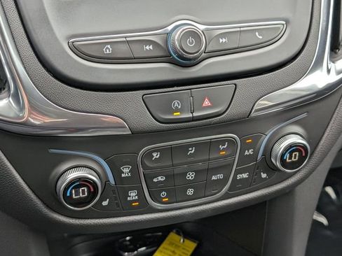 Used 2023 Chevrolet Equinox LT image 17