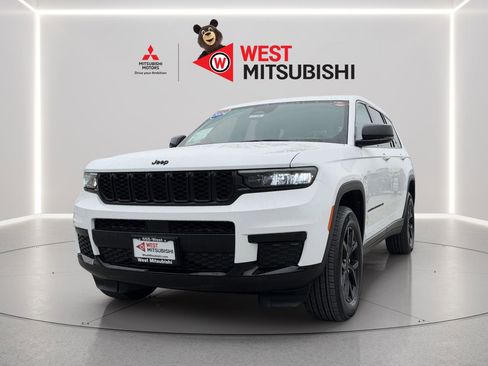 Used 2024 Jeep Grand Cherokee L Altitude image 9