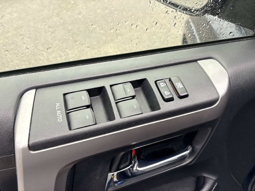 Used 2016 Toyota 4Runner SR5 AWD/4WD image 8