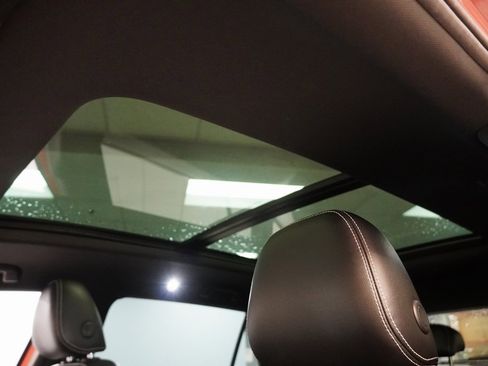 Used 2021 Volkswagen Atlas Cross Sport SE w/ Panoramic Sunroof Package image 4