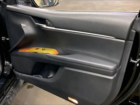 Used 2019 Toyota Camry LE image 22